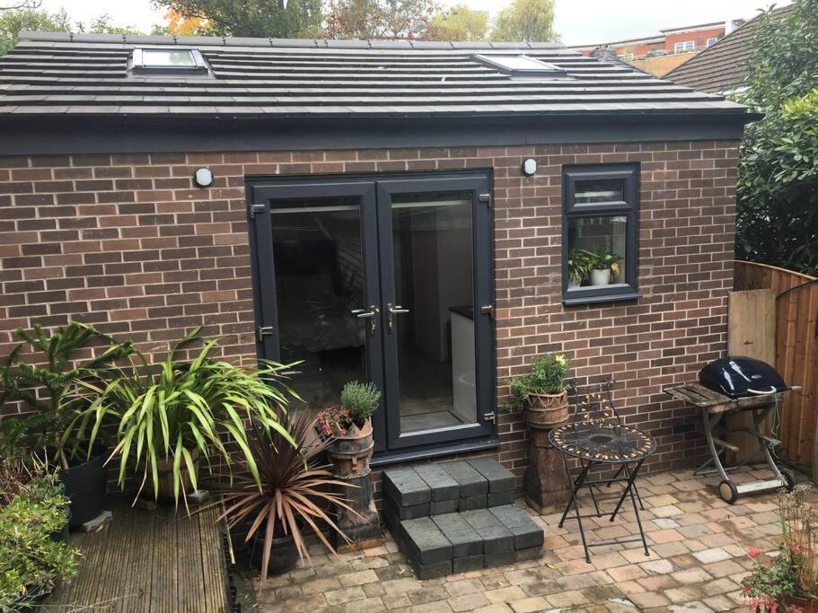 Beautiful Detached Private Annex In Great Location Apartment Manchester Exterior foto