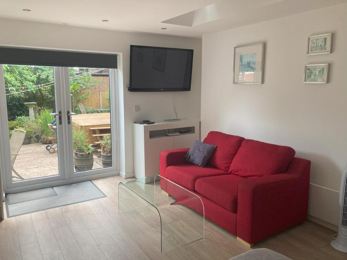 Beautiful Detached Private Annex In Great Location Apartment Manchester Exterior foto
